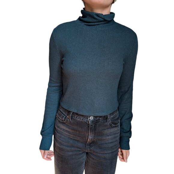 Garage Forest Green Turtleneck Ribbed Short Sweater Women Size Medium - Picture 1 of 11
